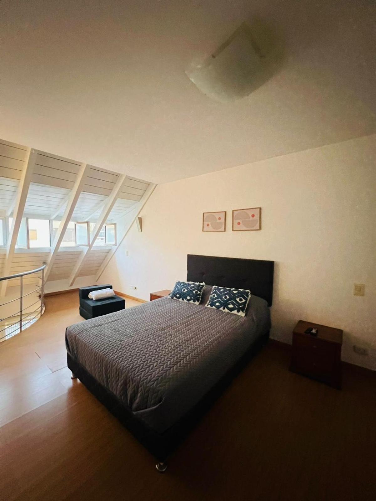 Duplex A Media Cuadra De La Embajada Eeuu Apartman Lima Kültér fotó