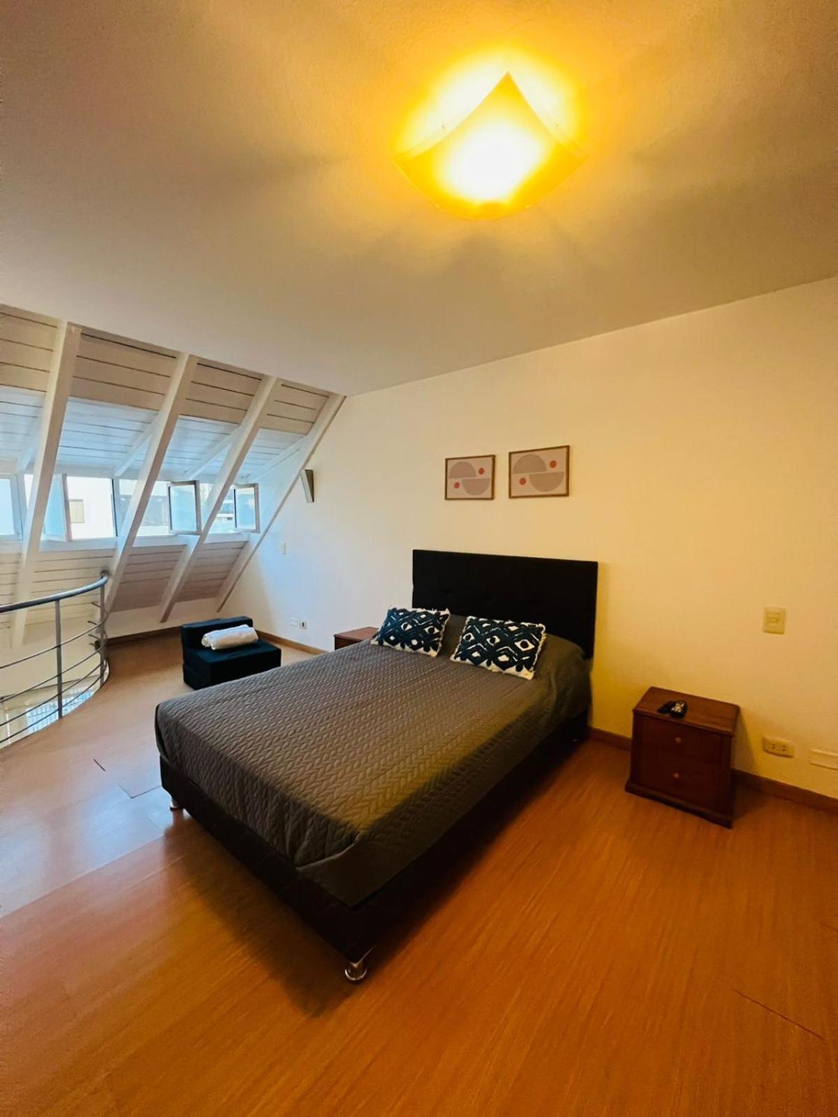 Duplex A Media Cuadra De La Embajada Eeuu Apartman Lima Kültér fotó